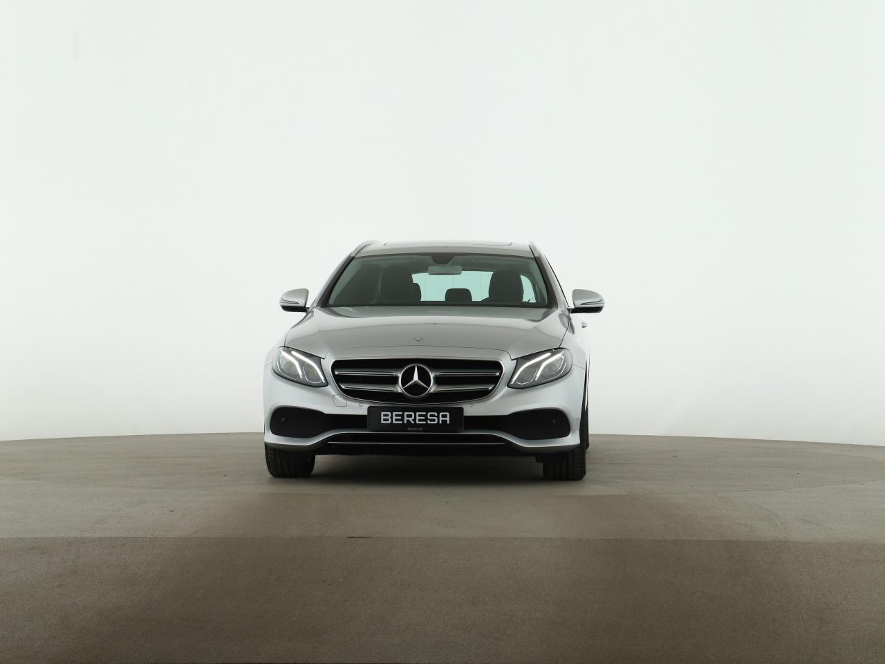 Mercedes-Benz E 250 T Avantgarde Schiebedach LED Kamera