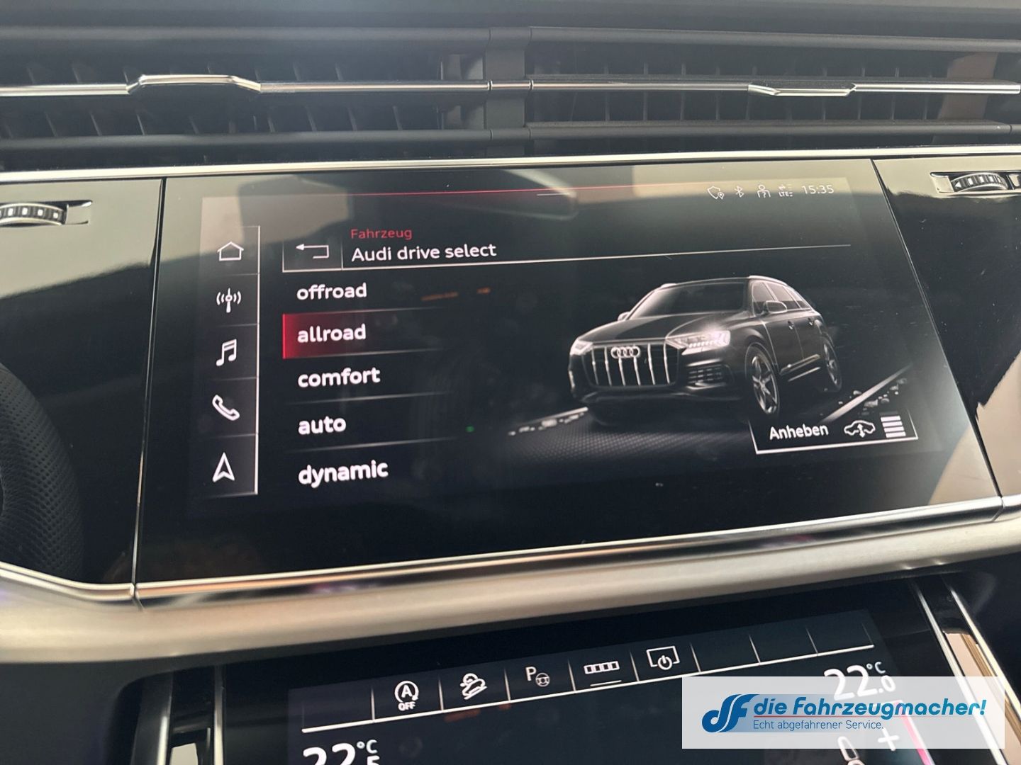 Fahrzeugabbildung Audi Q7 45 TDI quattro S-line Sportpaket LuftfeNiveau
