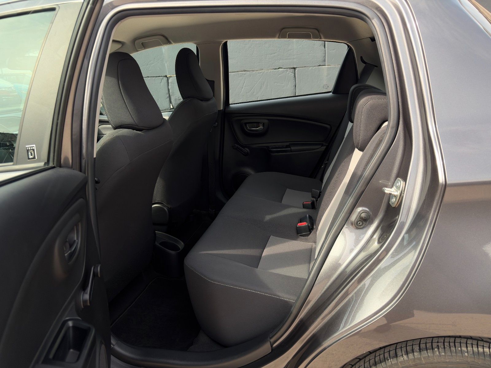 Fahrzeugabbildung Toyota Yaris 1.5 Ltr. Kamera Klima BLT SHZ LKA AM