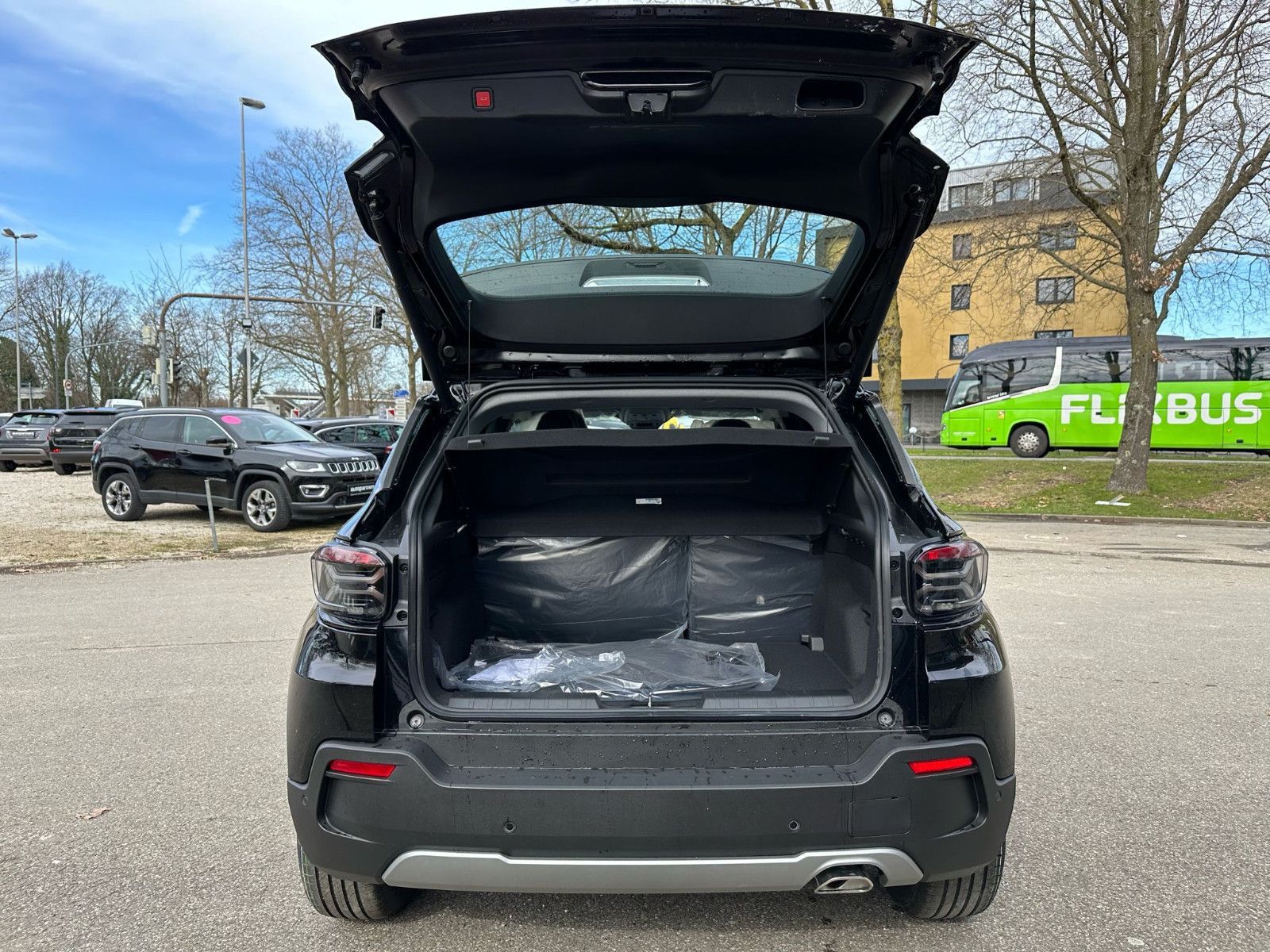 Fahrzeugabbildung Jeep Avenger Altitude 1.2 100 ps SHZ-NAVI-KEYLESS GO
