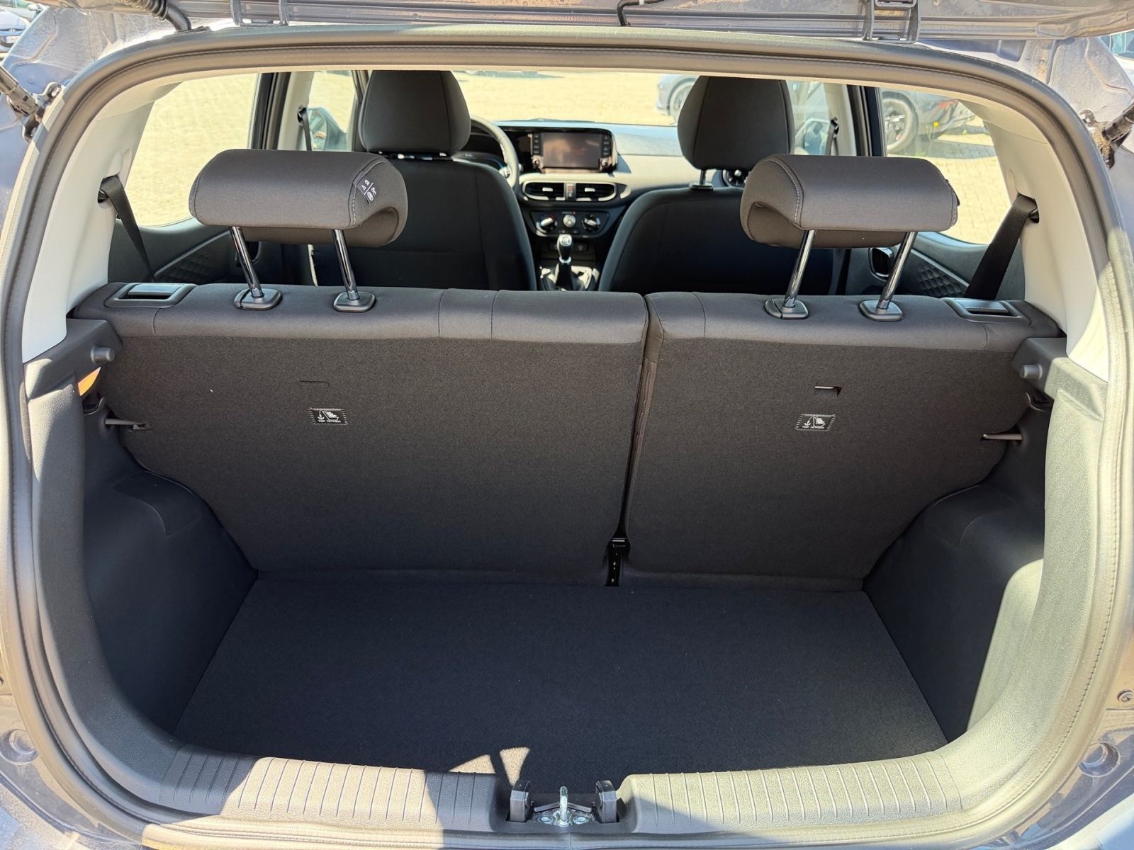 Fahrzeugabbildung Hyundai i10 1.0 Select Navi Kamera