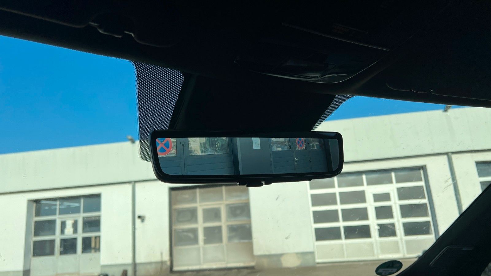 Fahrzeugabbildung Hyundai SANTA FE 1.6T-GDI HEV Blackline *Standhzg*AHK*