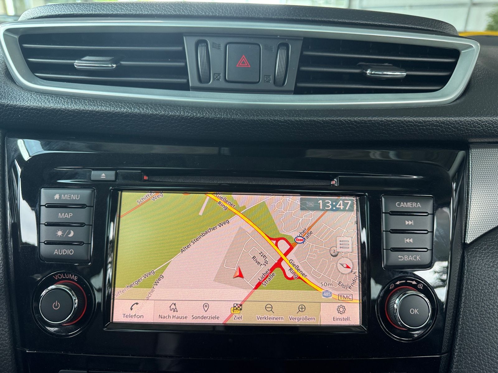 Fahrzeugabbildung Nissan Qashqai Akari PANO RFK AHK NAVI ALU