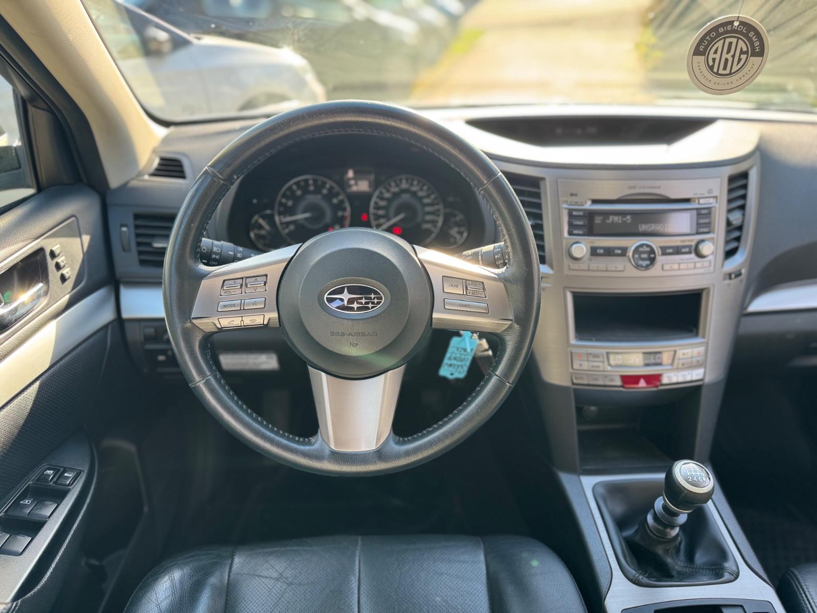 Subaru Outback 2010 — photo 15