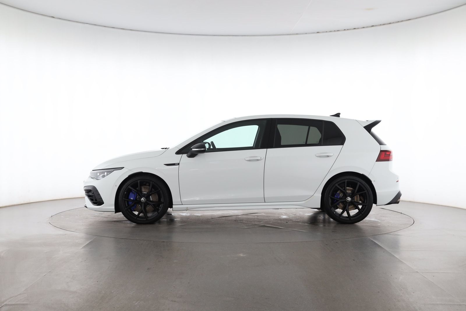 Volkswagen Golf VIII R 2.0 TSI DSG 4MOTION NAVI PANO foto 3