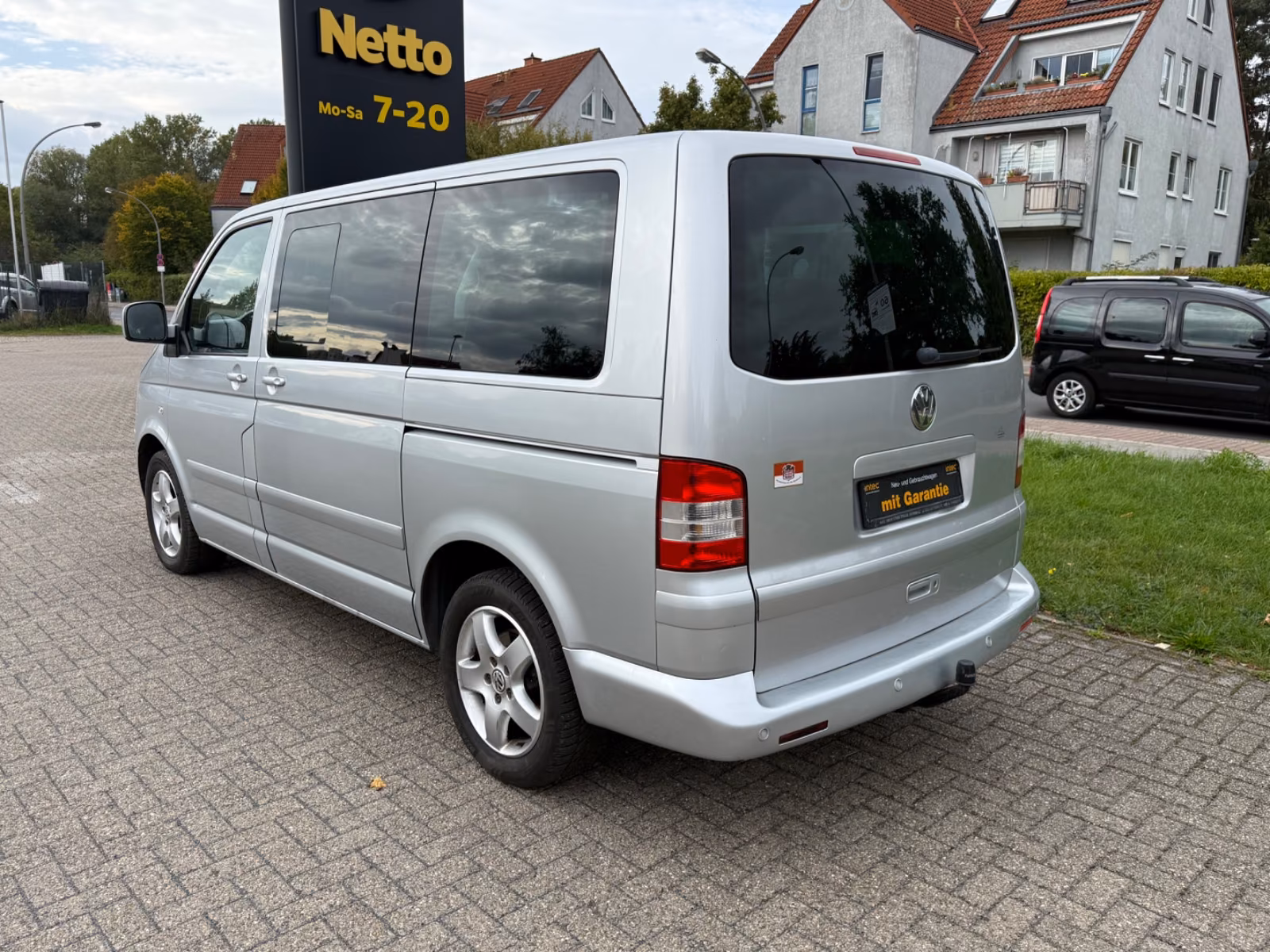 Volkswagen T5 Multivan Comfortline 2.5 TDI 5 cyl. 174 ch BVM / 7 places / Chauffage auxiliaire / GPS / Attelage 2,5 t