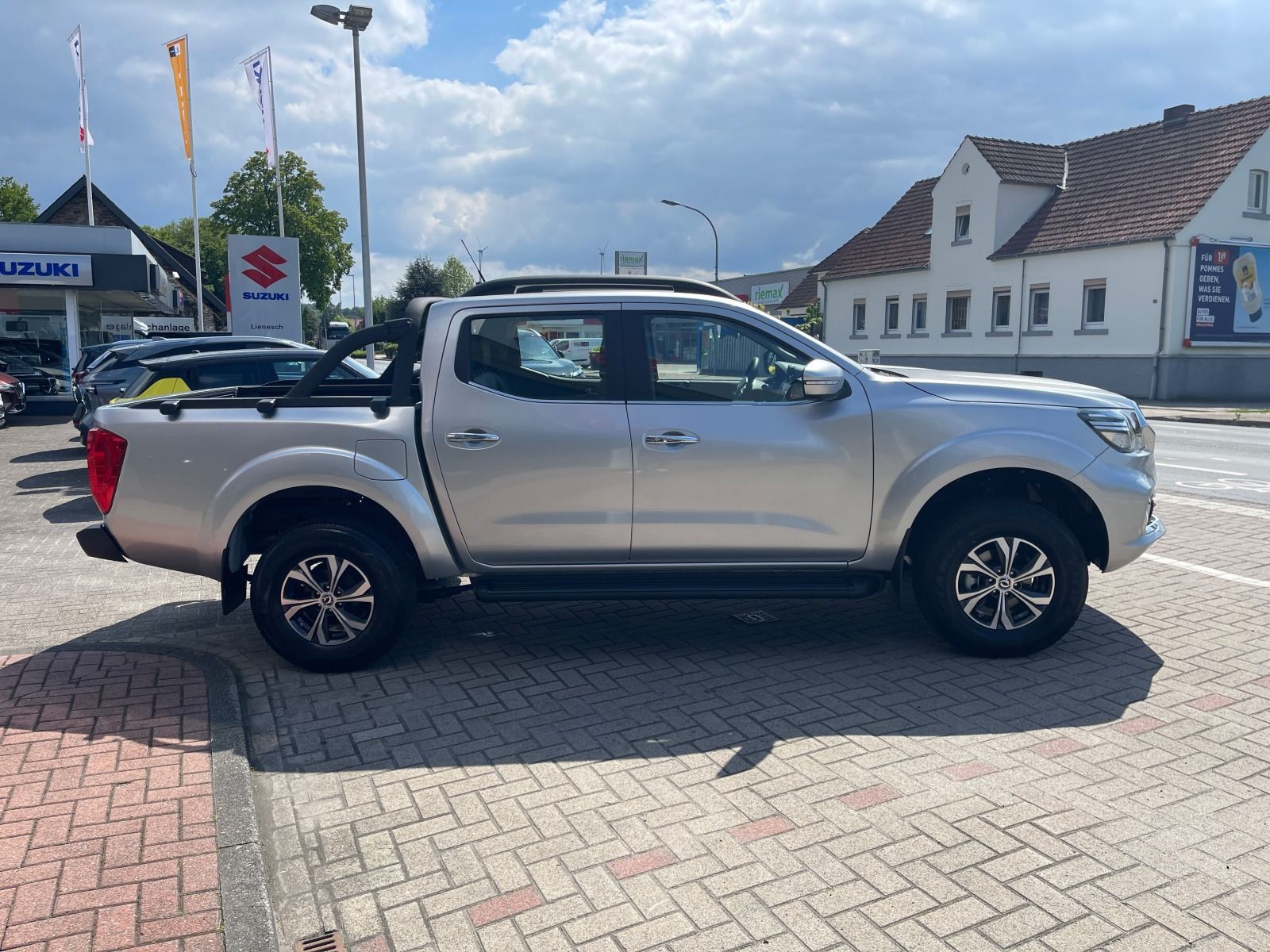 Fahrzeugabbildung DFSK DFM Navara 2.3 TDi 4x4 Automatik Doka Luxury Kam