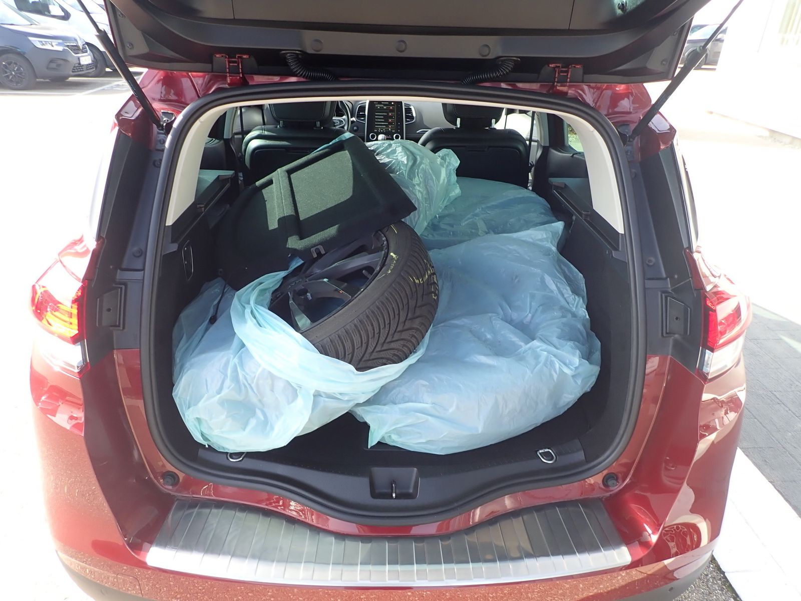 Fahrzeugabbildung Renault Scenic IV BOSE Edition dCi 160