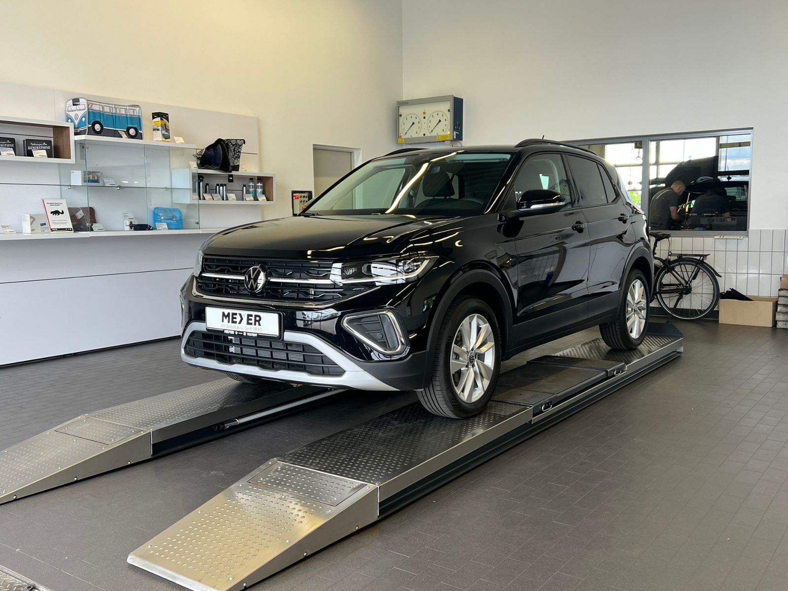 Fahrzeugabbildung Volkswagen T-Cross Life 1.0 TSI DSG *LED, App-Connect, 17"-
