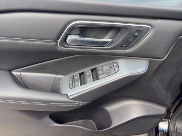 Nissan Qashqai Tekna 4x4*HUD*Pano*Navi*Leder*LED*ACC*