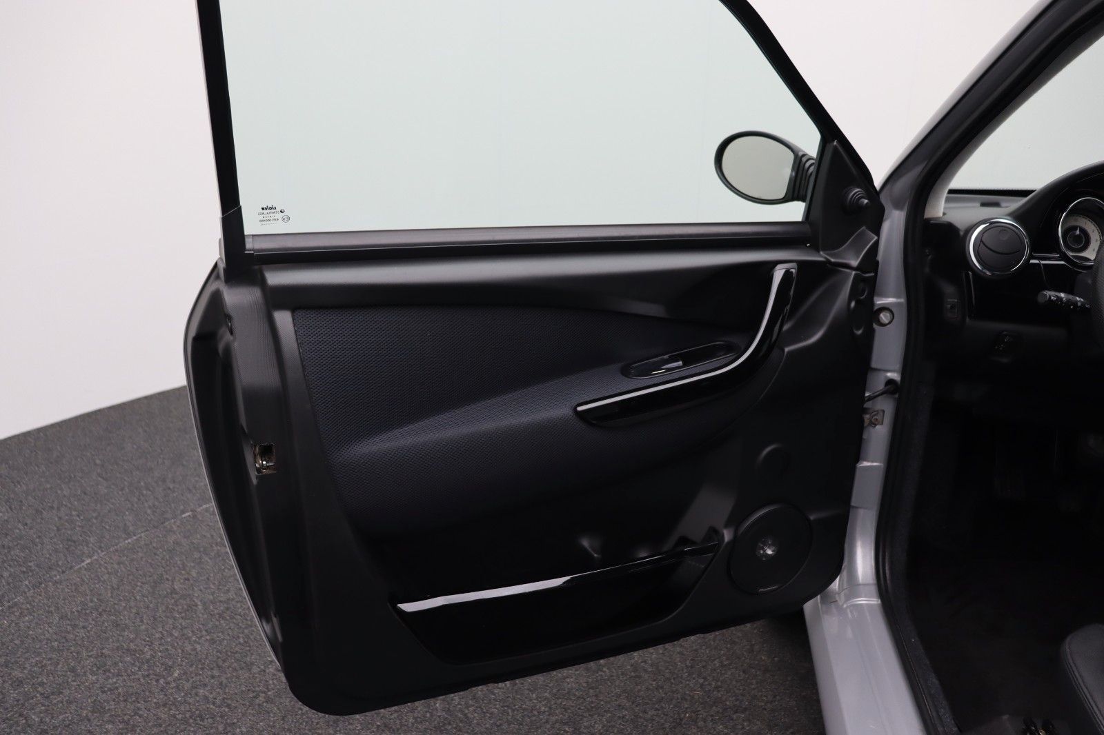 Fahrzeugabbildung Ligier JS 50 L *Fahren ab 15*