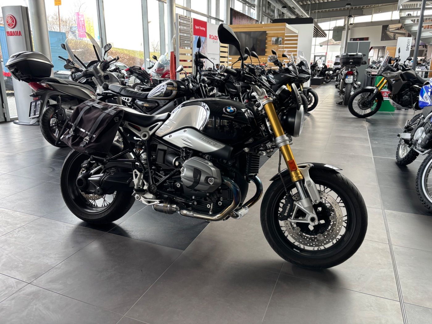 Fahrzeugabbildung BMW R nine T viel Zubehör
