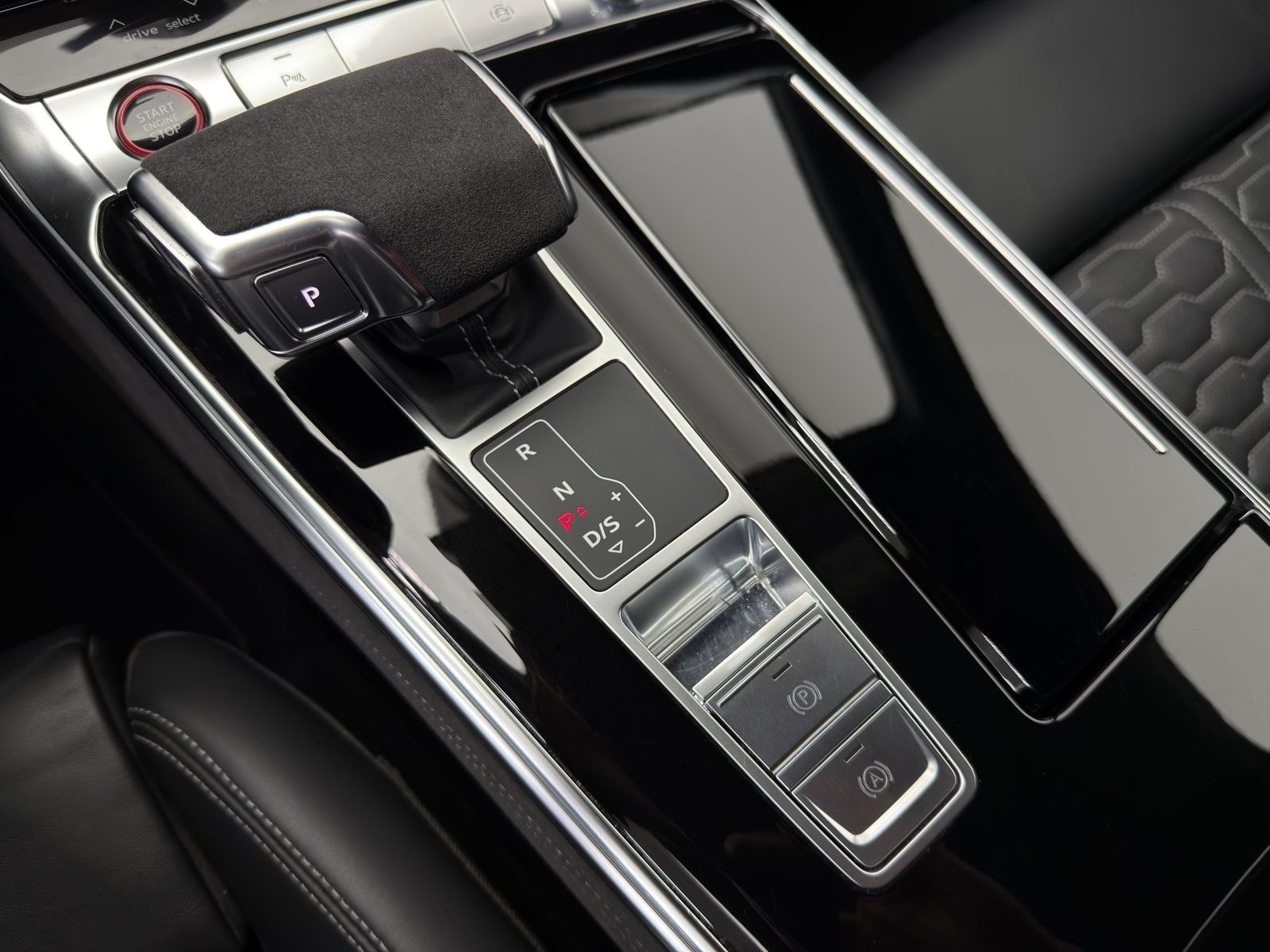 Audi RS6 4.0 TFSI quattro|2.Hand|Pano|Carbon|Dyn-Plus foto 23