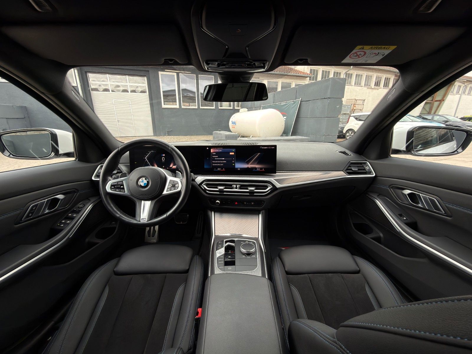 Fahrzeugabbildung BMW 320i Touring M Sport ACC CAM 3Z-Kl. SHZ Ambiente