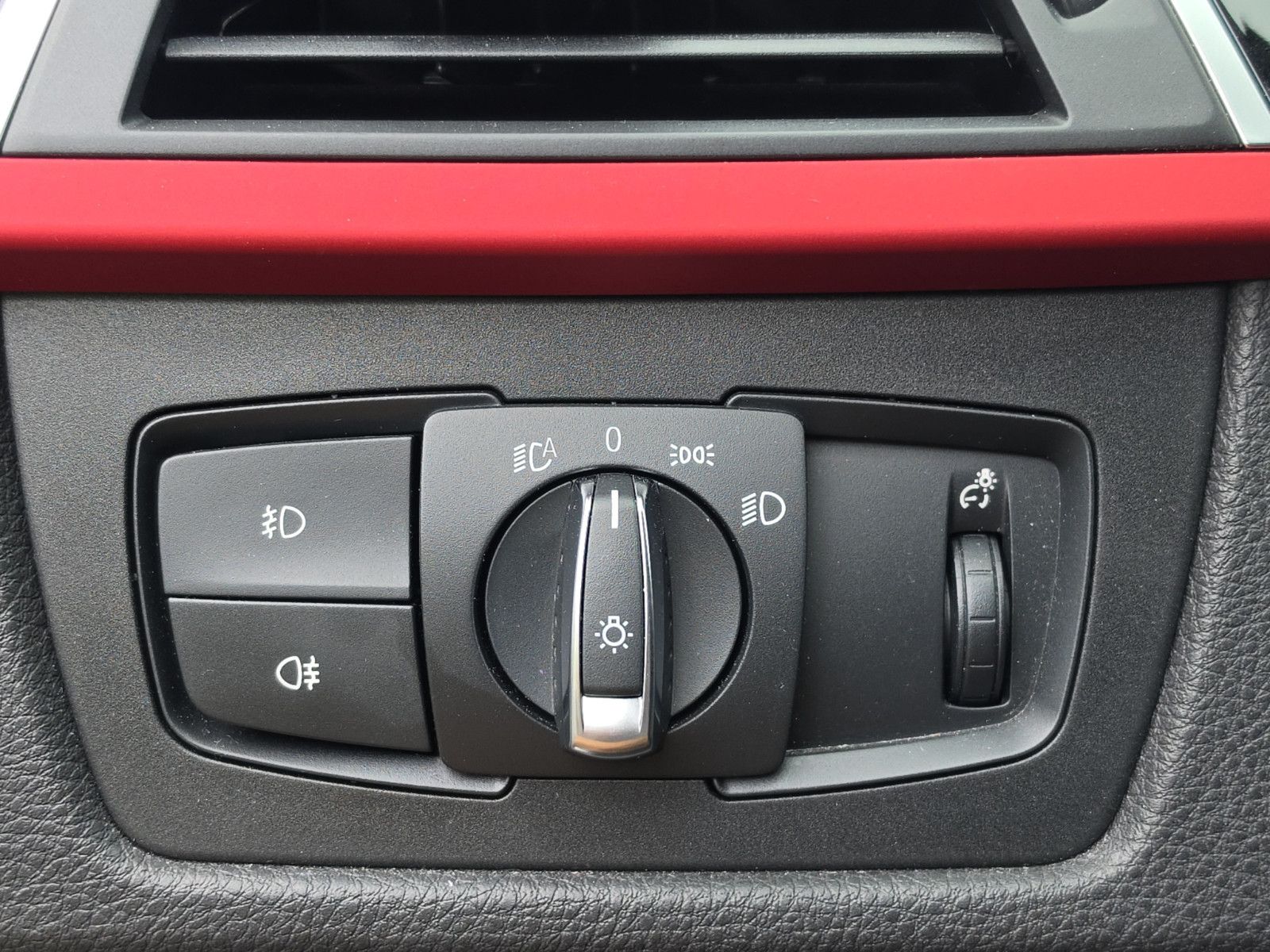Fahrzeugabbildung BMW 3 Touring 318 d Sport Line Navi Led Scheinwerfer