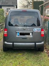 Volkswagen Caddy 1,6TDI 75kW DSG Soccer Rollstuhlrampe - Privatanbieter Berlin gebraucht