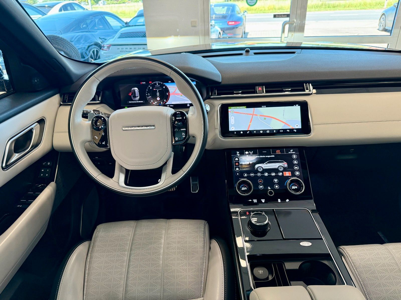 Fahrzeugabbildung Land Rover Range Rover Velar R-Dynamic HSE Design Black