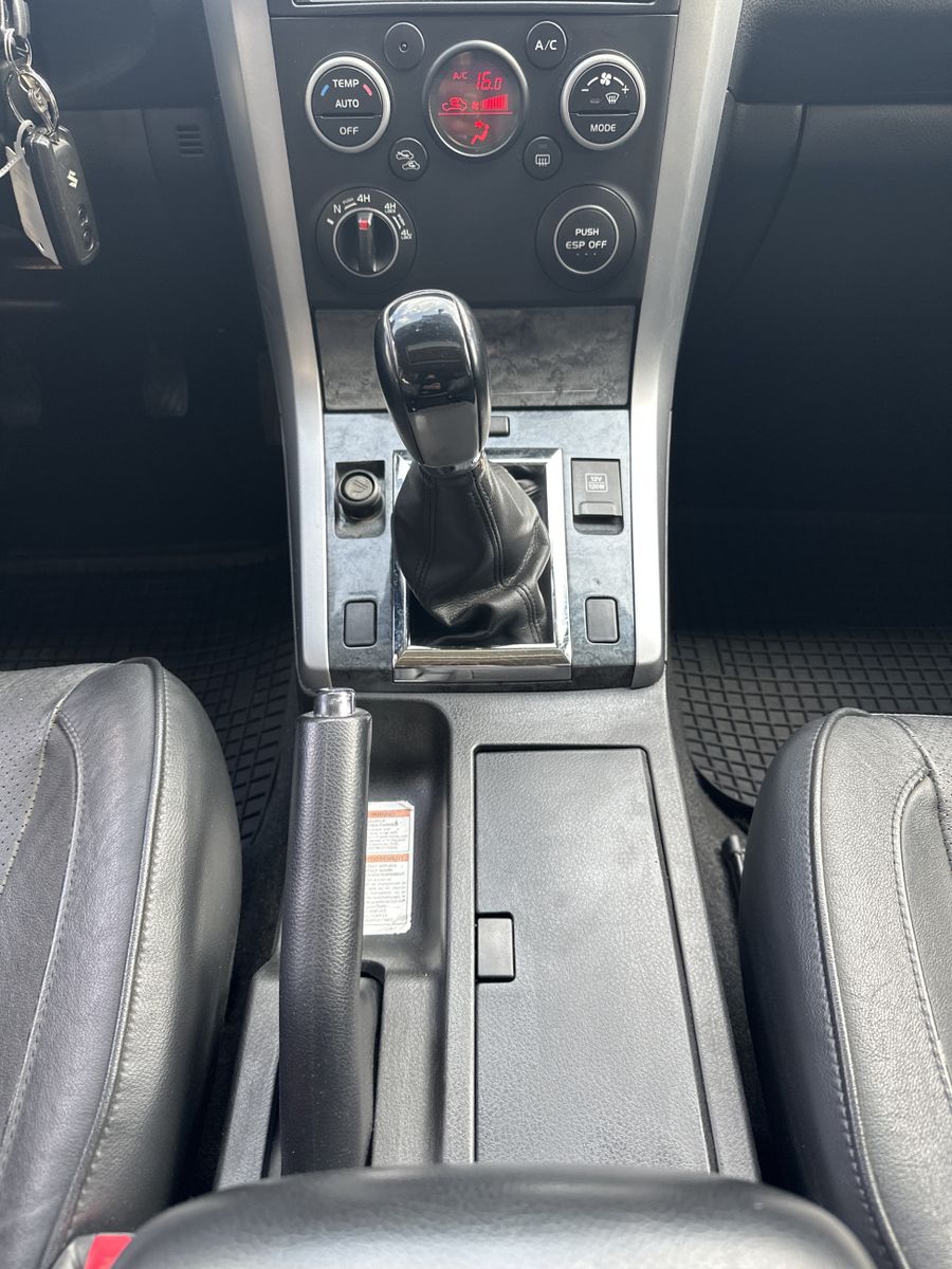 Fahrzeugabbildung Suzuki Grand Vitara 2.4 VVT Club AHK+LEDER+GLASDACH+TEM