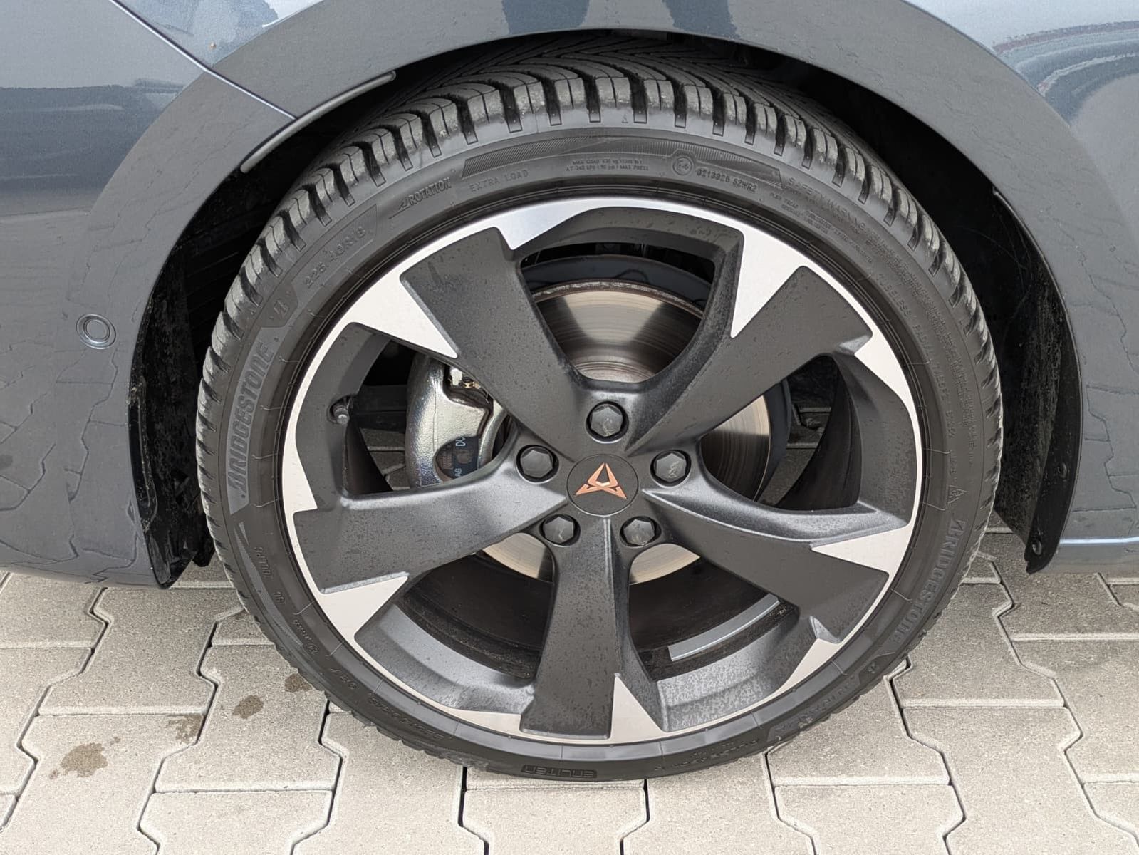 Fahrzeugabbildung CUPRA Leon 1.5 eTSI EDGE DSG*ACC*KAM*18"5JGARANTIE