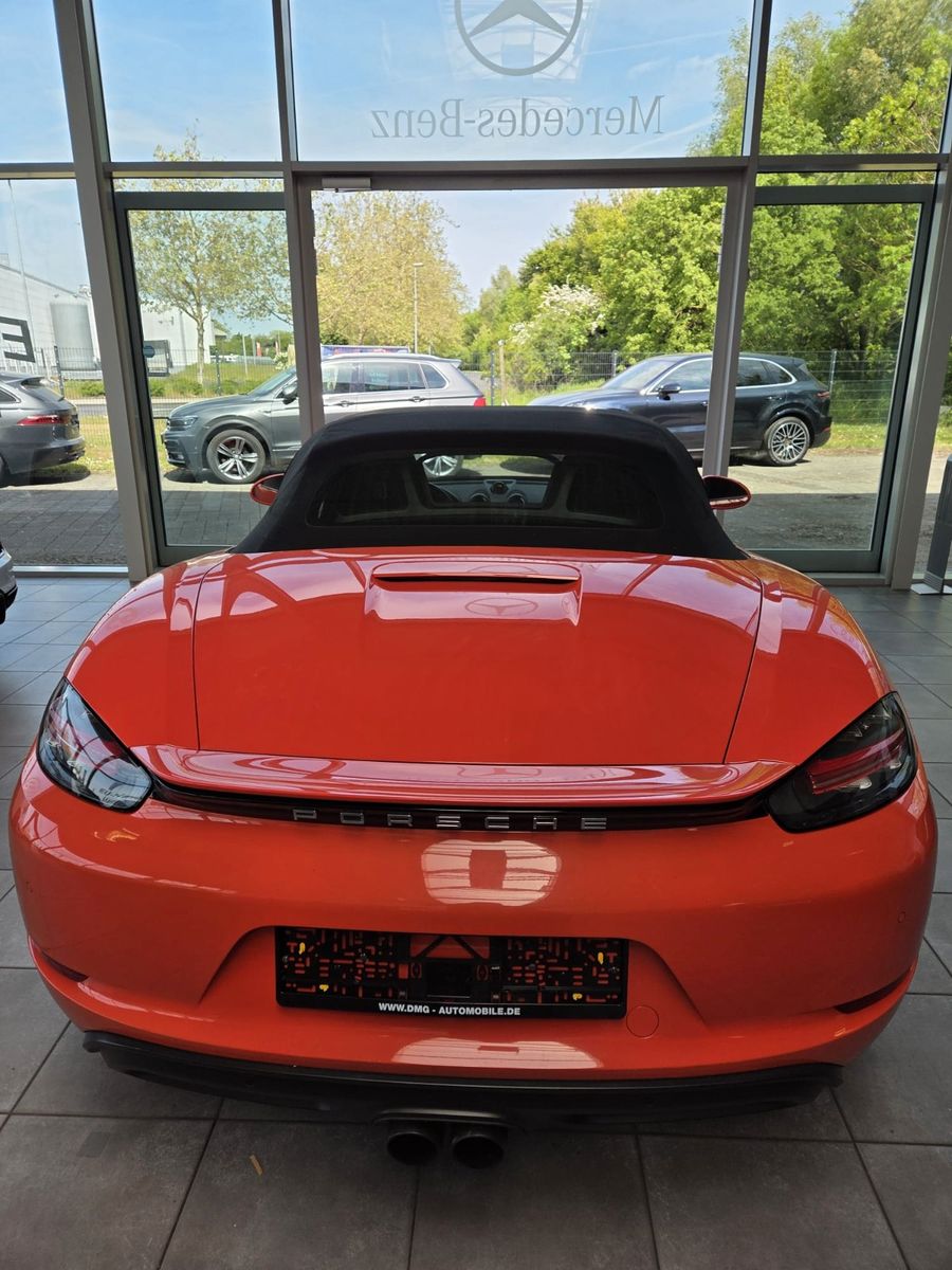 Fahrzeugabbildung Porsche Boxster/718/Lava-Orange/Sport Chrono/20 ZOll