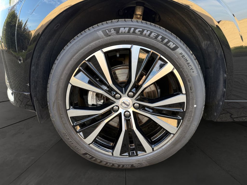 VOLVO XC60 B5 B AWD Ultra Dark Harman/Kardon 360° VOLVO XC60 B5 B AWD Ultra Dark Harman/Kardon 360°