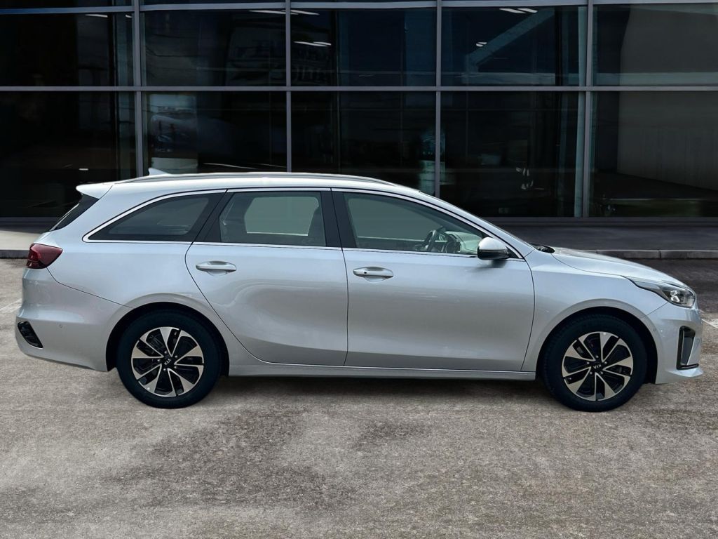 Fahrzeugabbildung Kia Ceed SW 1.6 GDI DCT OPF Plug-in-Hybrid Vision