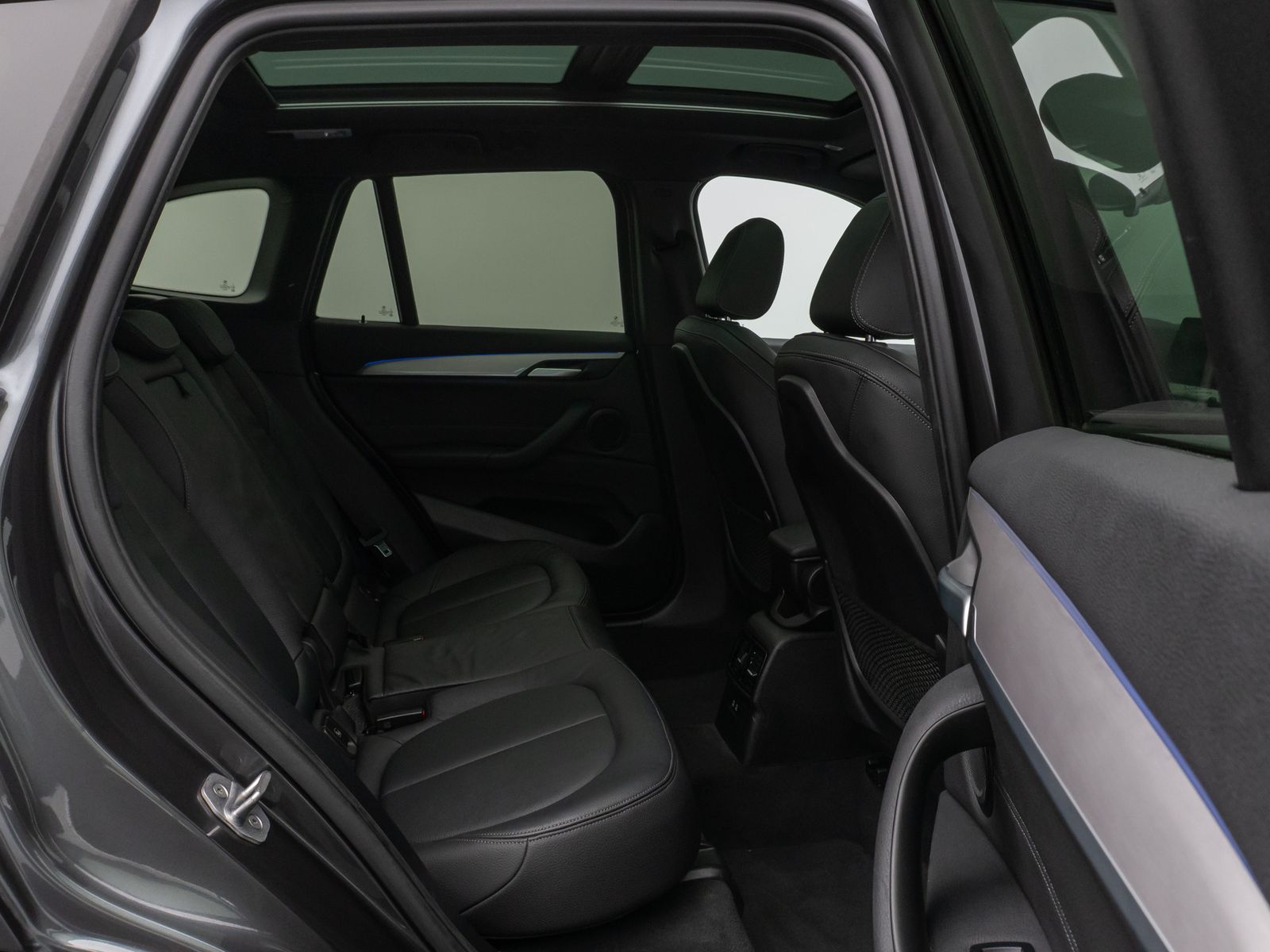 Fahrzeugabbildung BMW X1 xD20d M Sport ACC HUD DAB Panorama HiFi Leder