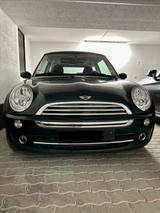 MINI One British Racing Green Metallic mit TÜV neu - : Grün, Metallic