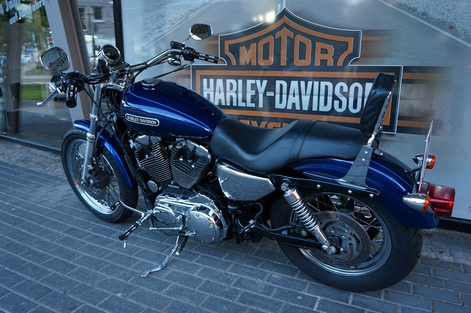 Fahrzeugabbildung Harley-Davidson Sportster XL 1200 Low mit Miller Auspuff