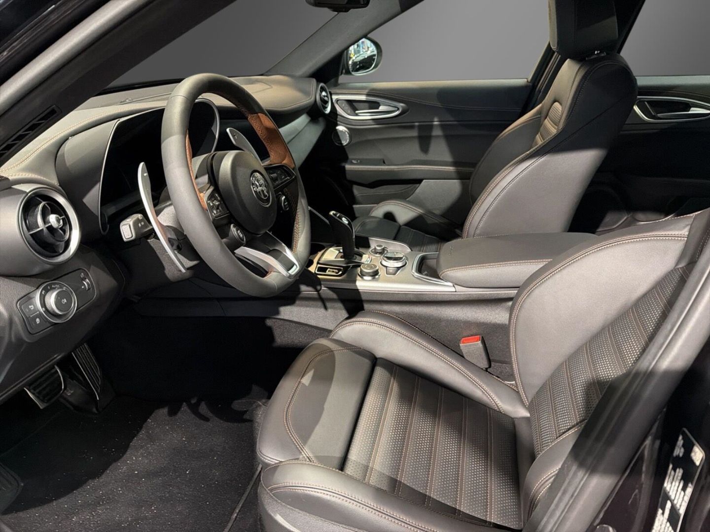 Fahrzeugabbildung Alfa Romeo Giulia 2.0Turbo Q4 Intensa +HARMAN/KARDON+PANORA