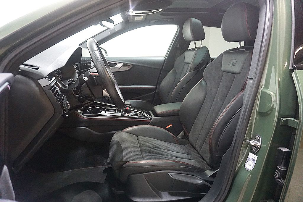 AUDI A4 2024