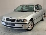 BMW 320i 6 Zylinder Automatik Navi Einparkhilfe - BMW 320 aus 2001: 320i