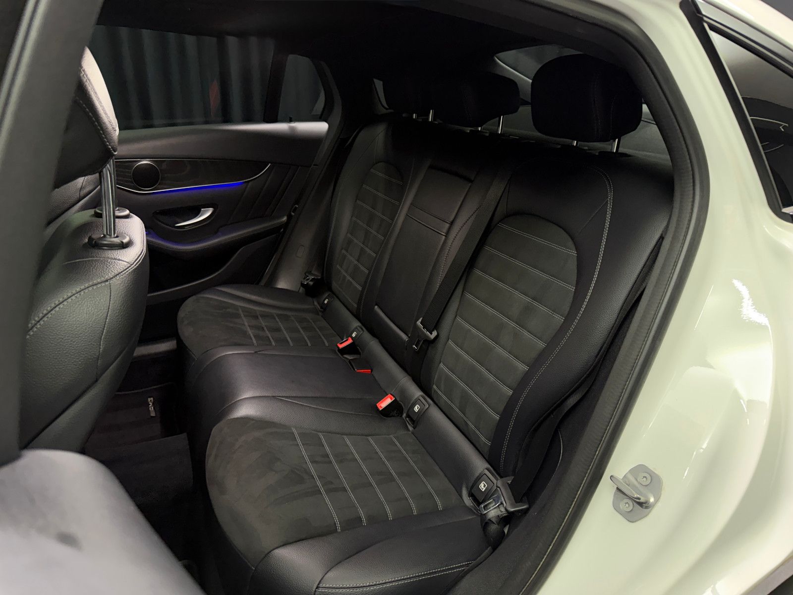 Fahrzeugabbildung Mercedes-Benz GLC 300 d Coupe 4Matic |AMG-LINE|AHK|PANO|LED