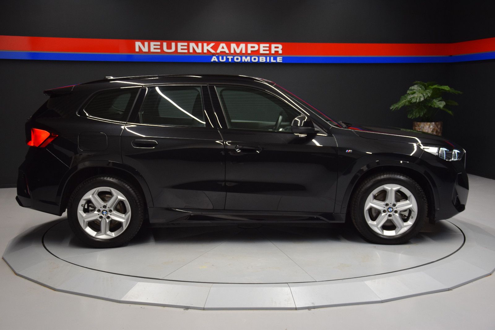 Fahrzeugabbildung BMW X1 sDrive 20 i Steptr. M Sport ACC Memory Leder