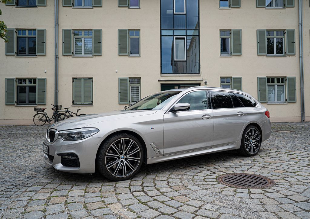 Image of BMW 540