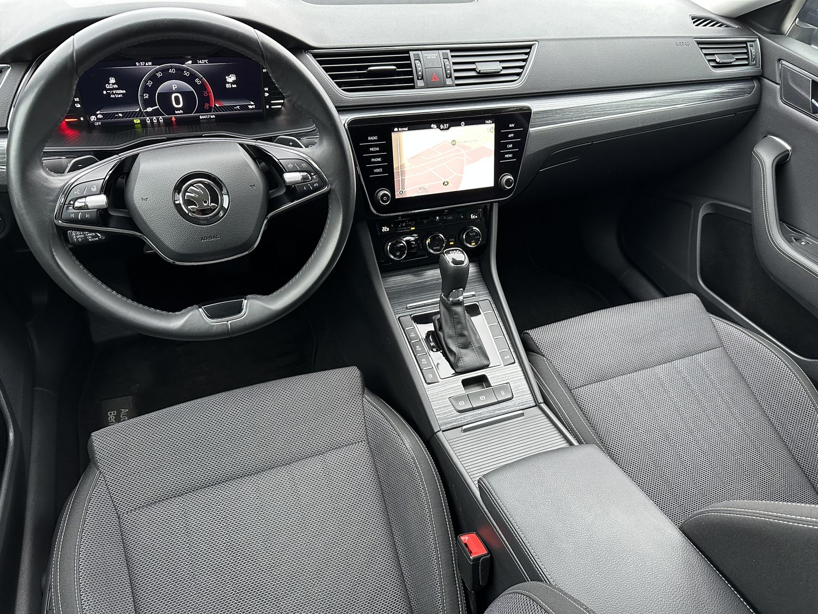 Fahrzeugabbildung SKODA Superb Combi 1.4 TSI DSG Style iV NAV+LED+ACC+PP