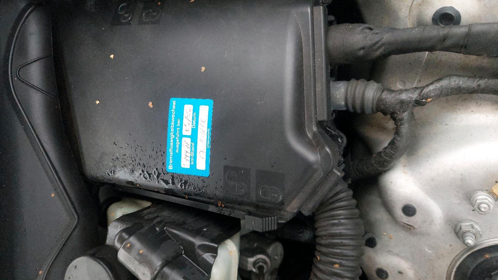 Mercedes-Benz E320 2004 — photo 11