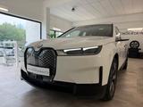 BMW iX xDrive40*HUD*LED*Shadow*8-fach*wie neu! - weiße BMW iX