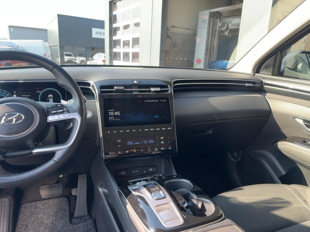 Fahrzeugabbildung Hyundai Tucson AHK  Automatik Hybrid, Allwetterreifen