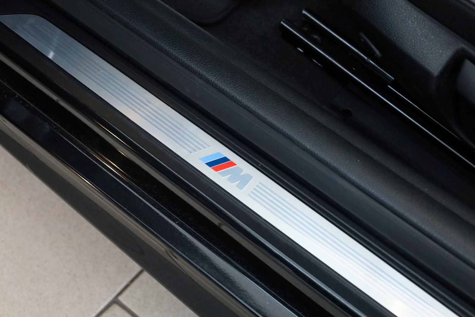 Fahrzeugabbildung BMW 220 i Cabrio M Sport,Navi Prof.,Kamera,Xenon