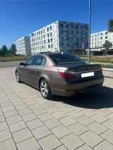 BMW E60 525d/Tausch mög/. TÜV 11.27 Top Auto - BMW 525 in Freiburg