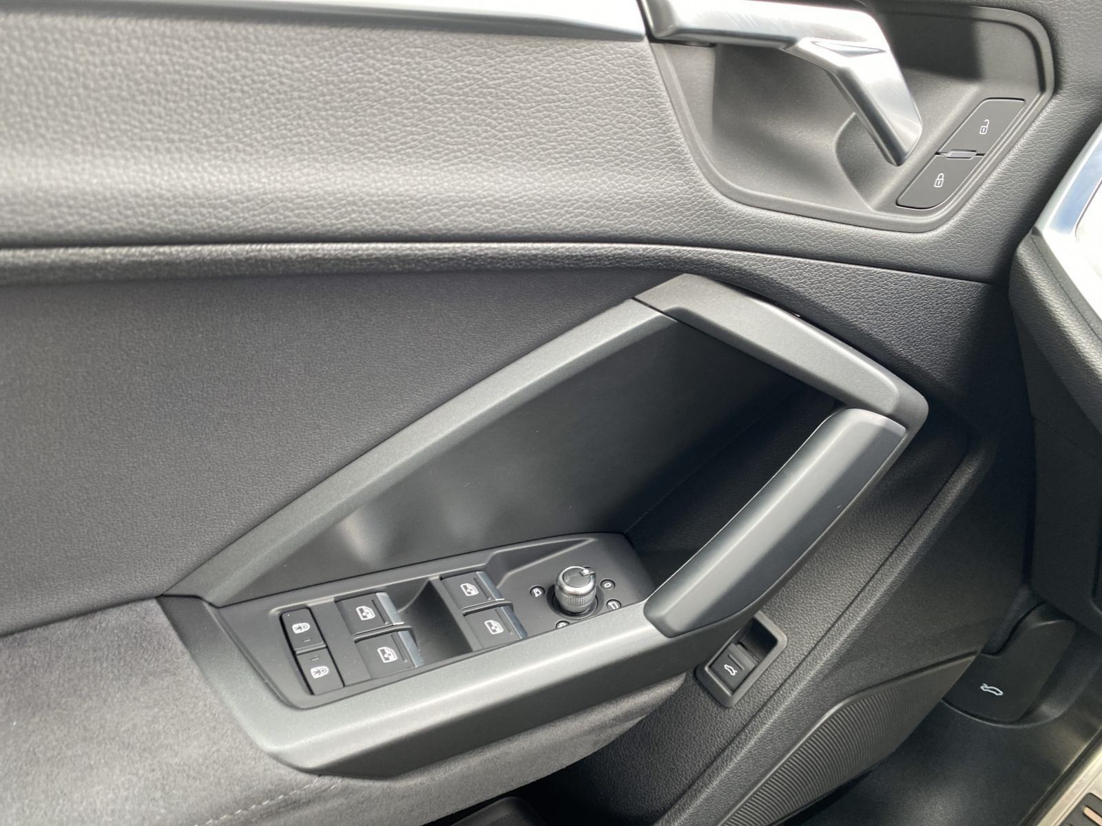 Audi RSQ3 - Bild 14