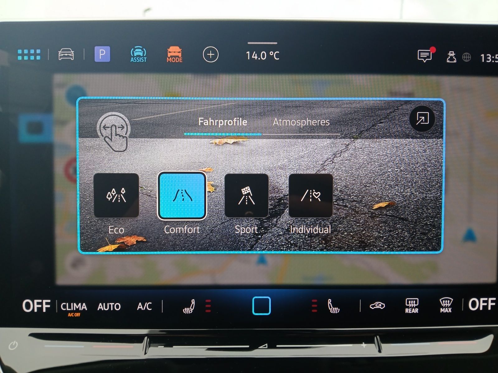 Fahrzeugabbildung Volkswagen Tiguan eTSI Life DSG LED AHK Navi AID ACC RFK SH