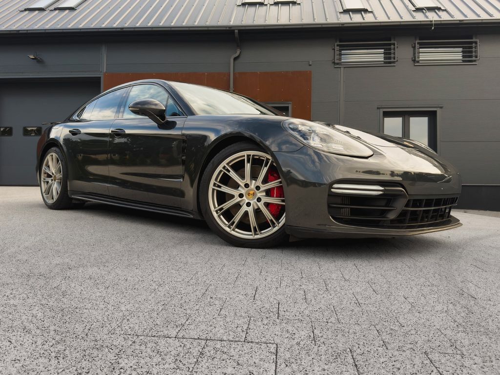 Image of Porsche Panamera