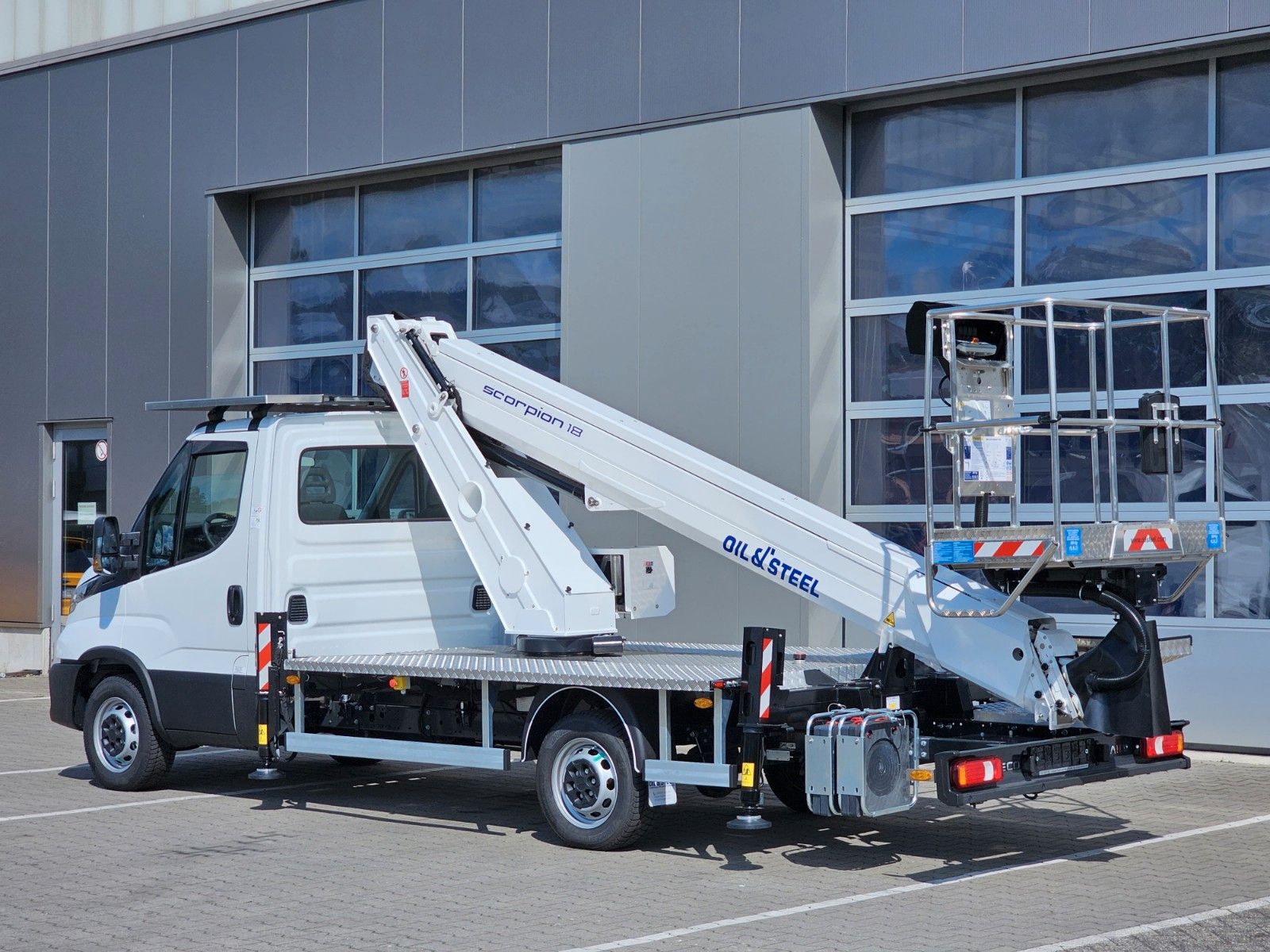 Fahrzeugabbildung Iveco Daily 35S14 Teleskoparbeitsbühne 18m