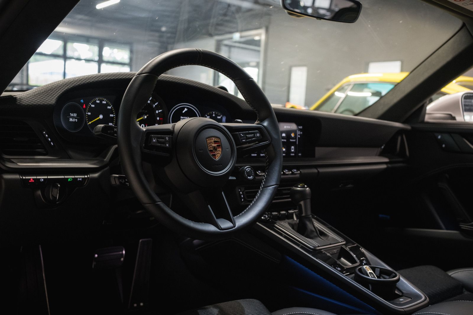 Fahrzeugabbildung Porsche 992/911 GT3 Touring-PCCB-BOSE-Lift-18 Wege Sitze