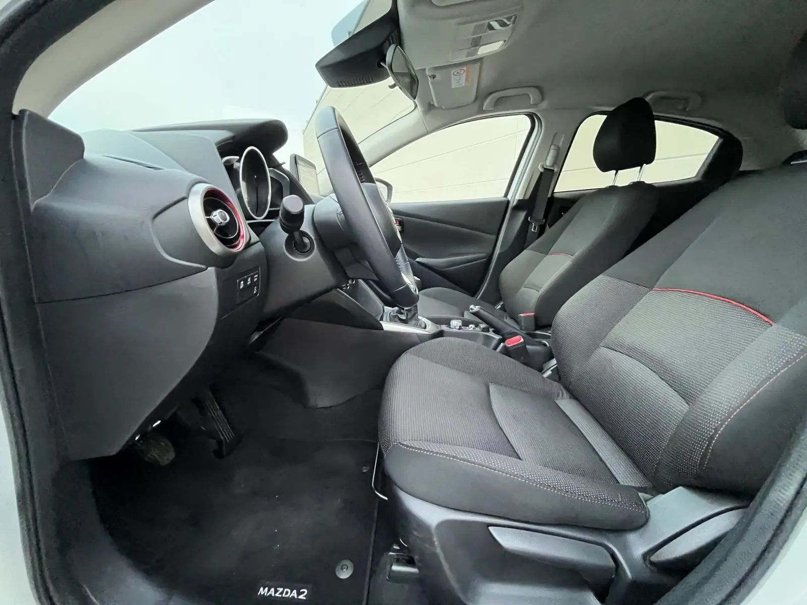 Mazda 2 1.5i HOMURA 90 | LED | PDC |