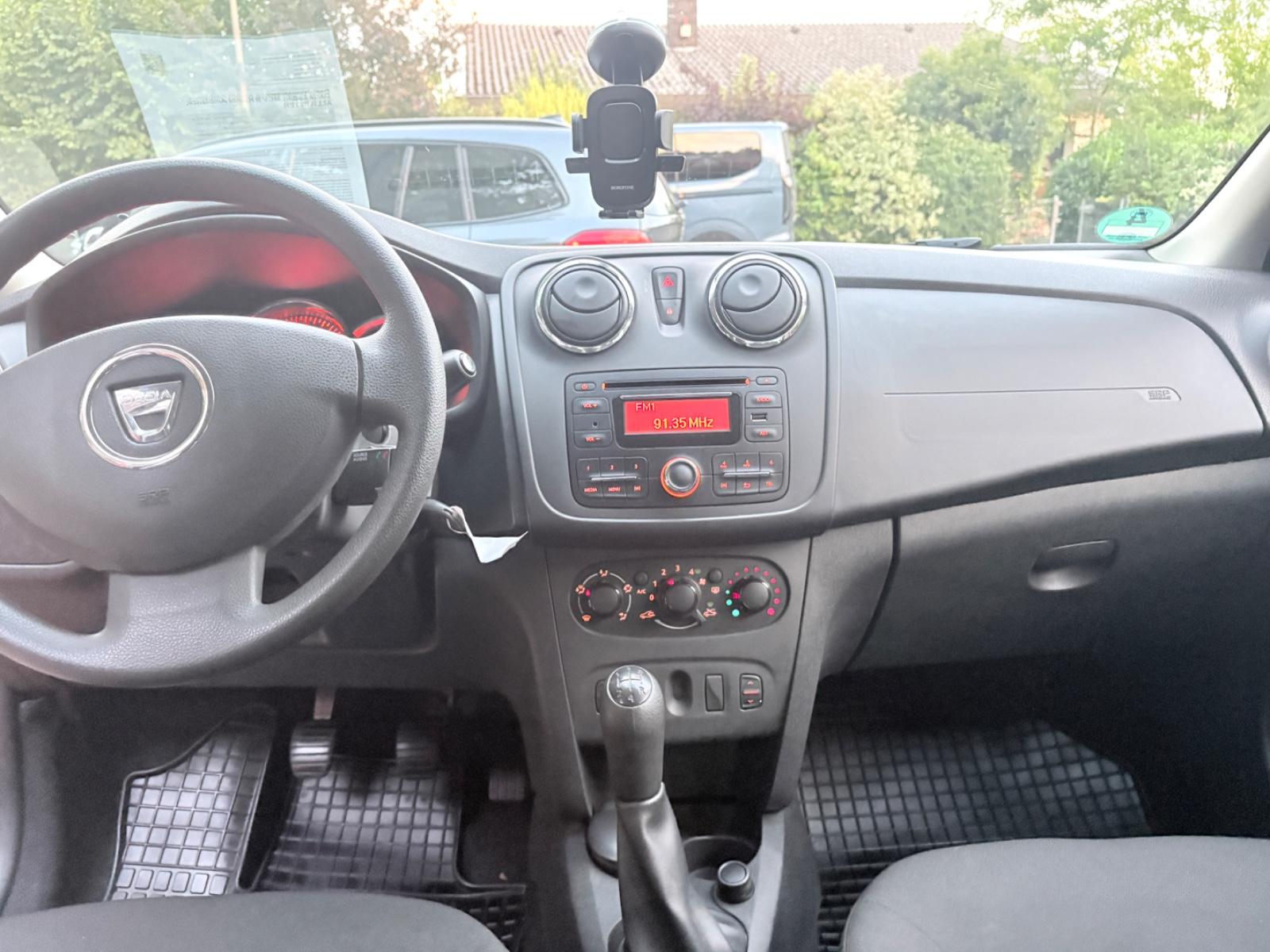 Dacia Logan 2015 — photo 11
