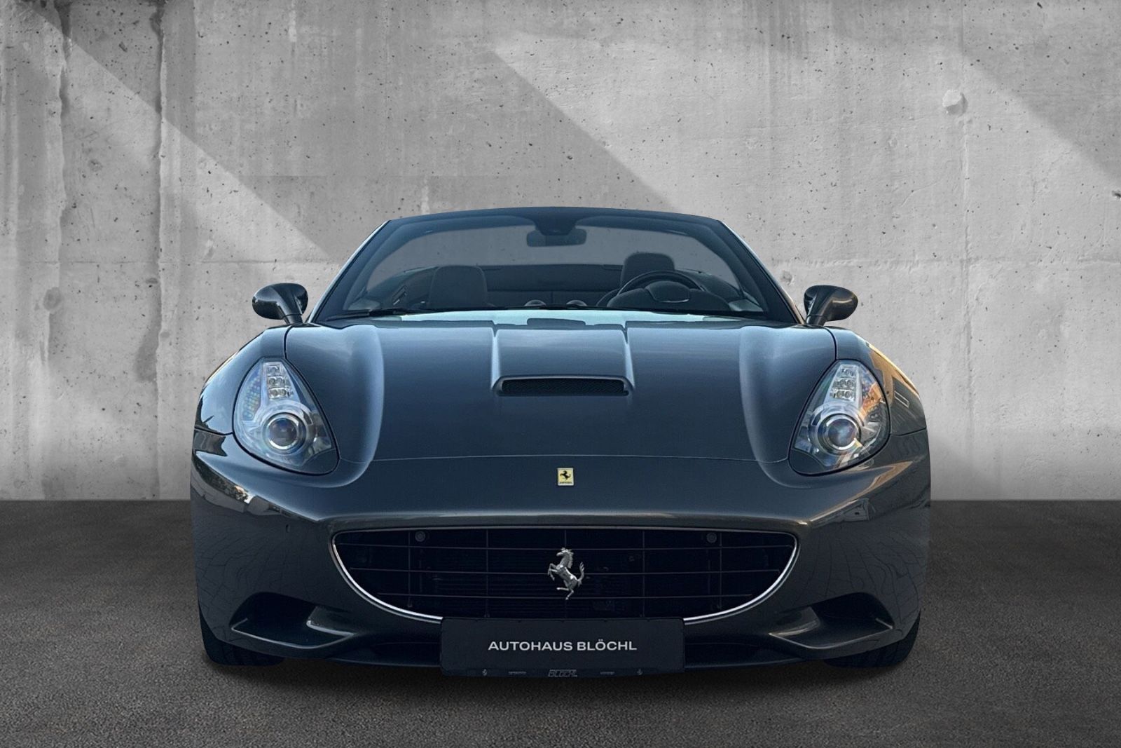 Fahrzeugabbildung Ferrari California*Daytona*Embleme*Dt. Auto