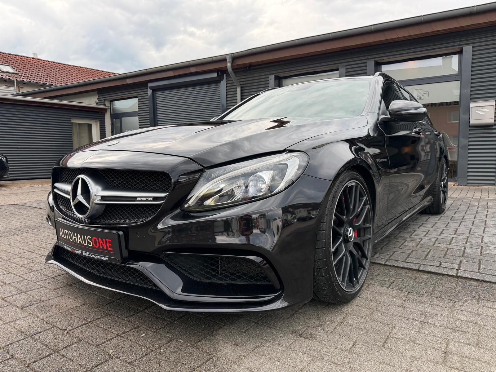 Mercedes-Benz C 63S AMG P.AGA/SCHALENSITZE/PANO/KEYLESS